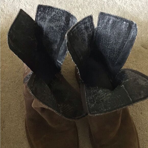 Banana Republic Brown Suede Leather Ankle Boots - Picture 8 of 8